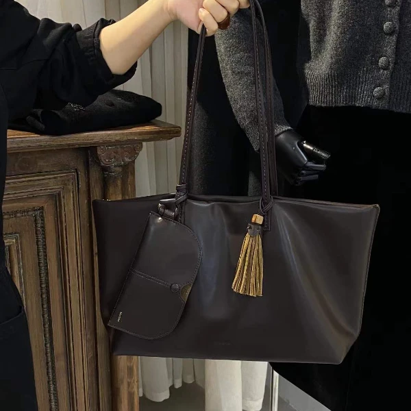 包包2025新款时尚复古软皮皮托特包大容量腋下包慵懒风通勤单肩包