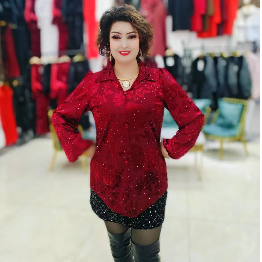 2025年新年款氛围感穿搭重工洋气高级感丝绒衬衫上衣女