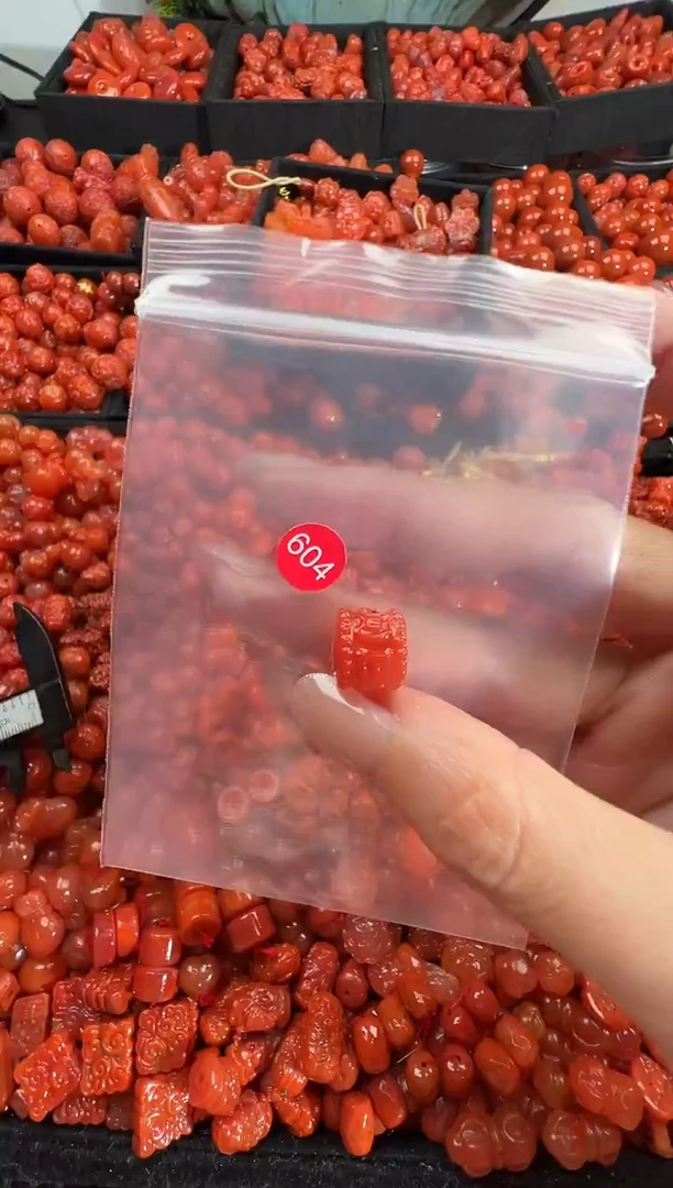 颈饰未镶嵌南红玛瑙1