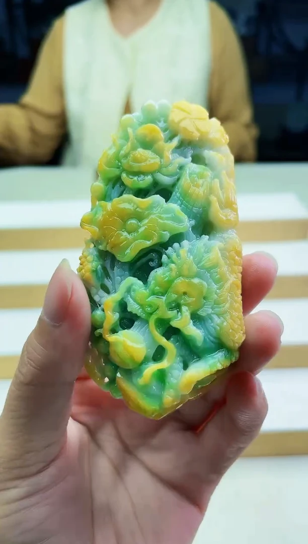 未镶嵌定制翡翠毛货09260095