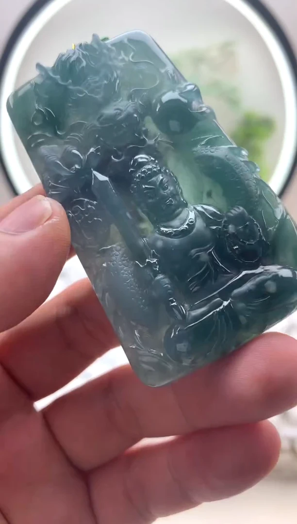 颈饰未镶嵌翡翠不动明王