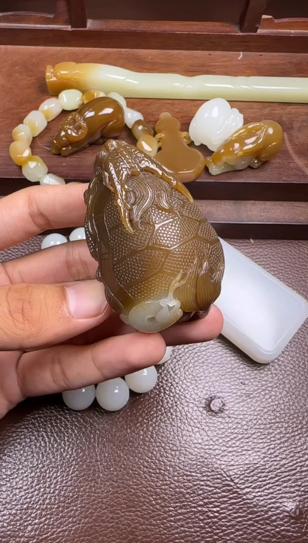 颈饰未镶嵌和田玉手把