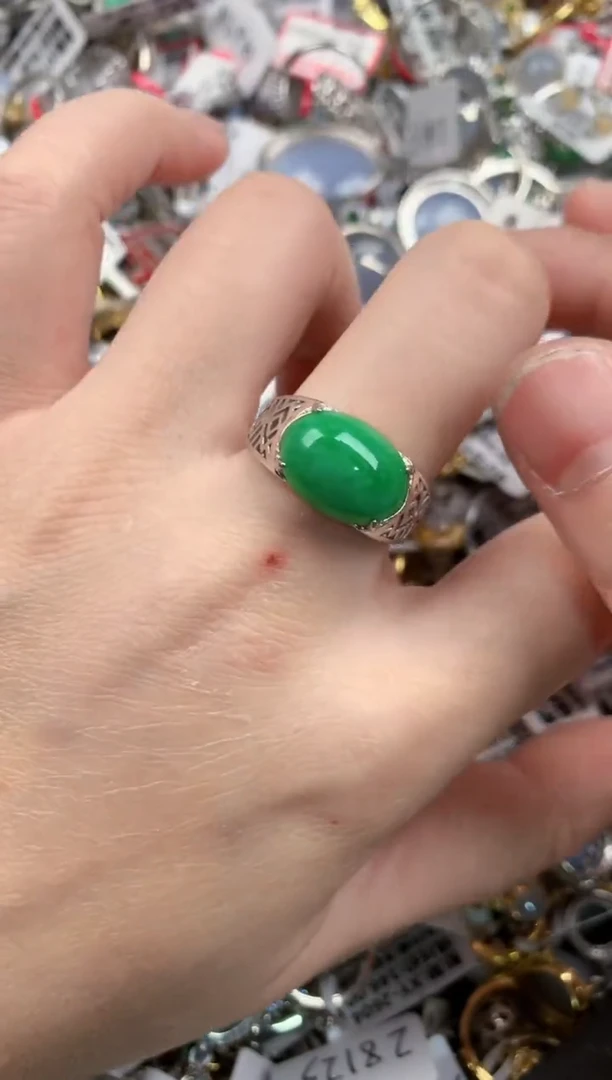 银S925镶嵌戒指翡翠7777       7