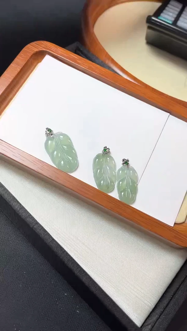 颈饰18K金镶嵌翡翠10284/多样性发一个