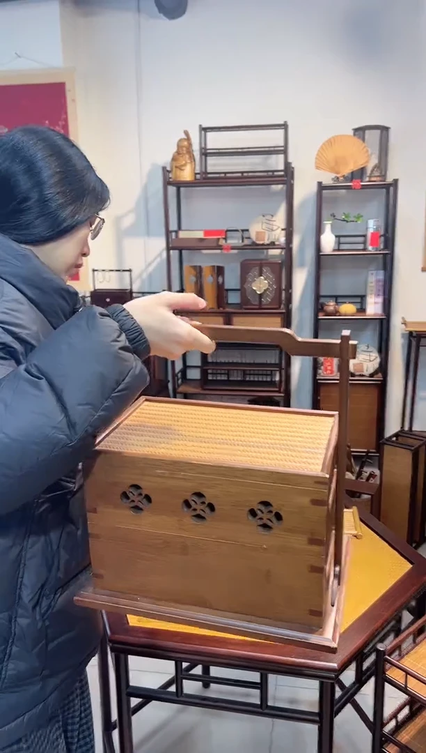 轻舟深色，微瑕不退换.啊啊