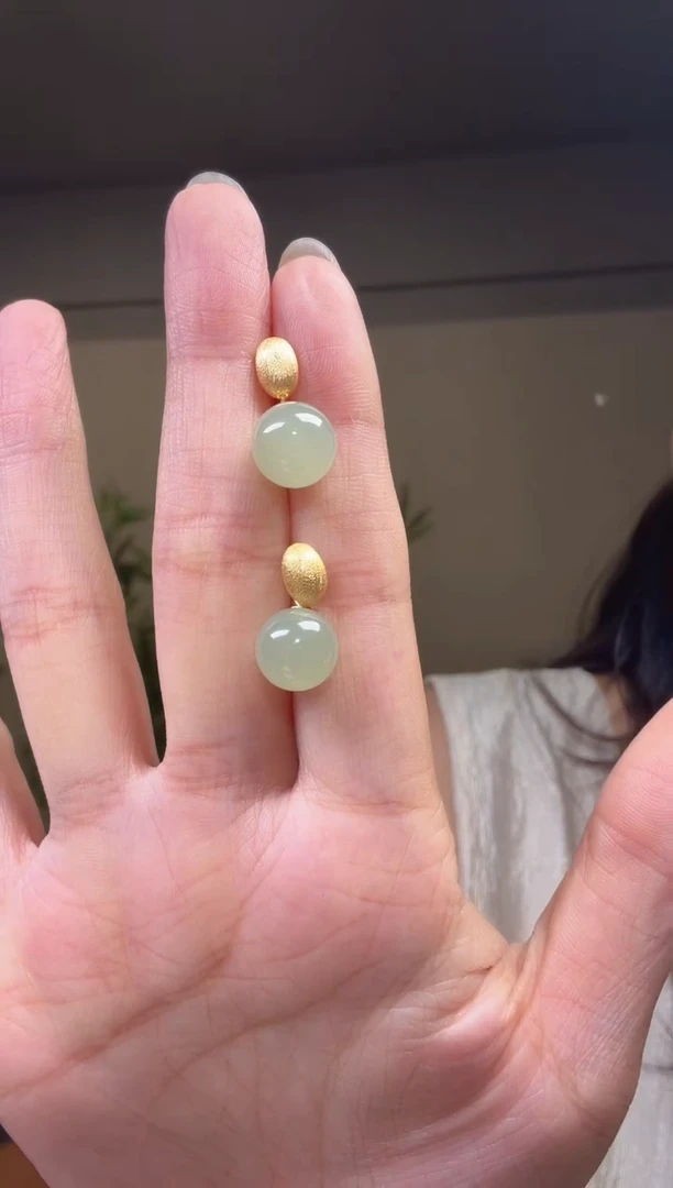 水晶摆件未镶嵌耳钉