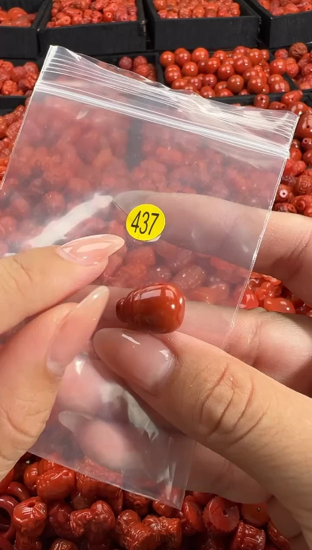 颈饰未镶嵌南红玛瑙1