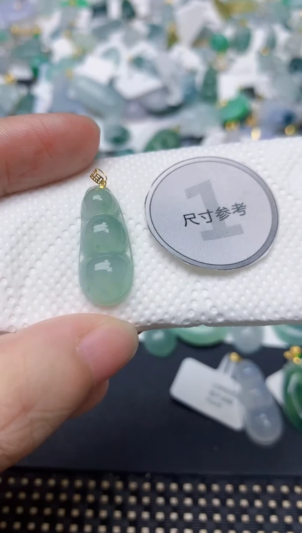 颈饰18K金镶嵌翡翠天然缅甸A货翡翠
