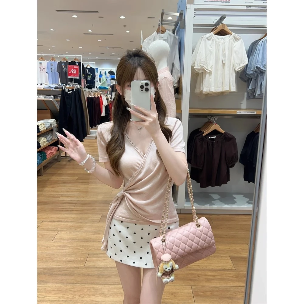 2025夏季新款韩系修身显瘦时尚纯欲温柔交叉V领短袖针织衫女chic