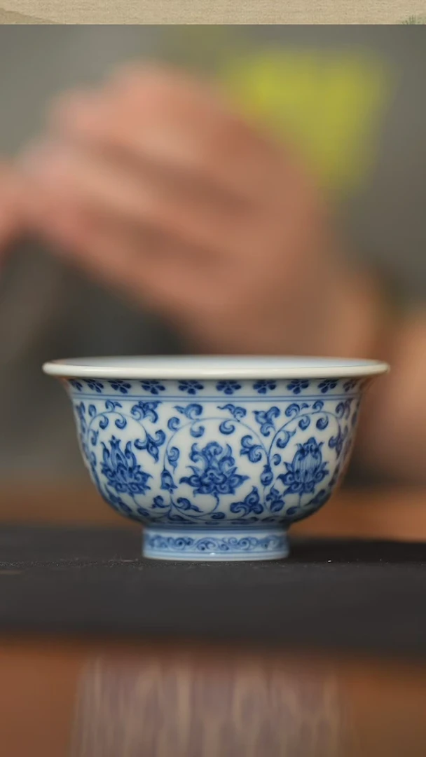望月怀古九周年庆典缠枝莲压手双狮