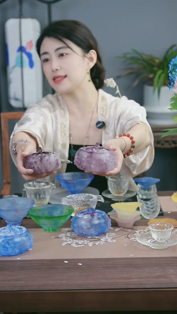 茶盏古法琉璃紫色梅花香炉和桃花紫色香炉