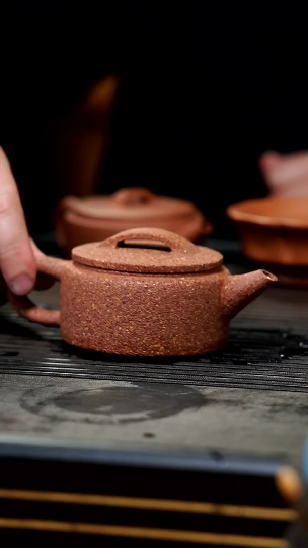 【闪购商品】紫砂茶壶全手粗砂降坡汉瓦160cc