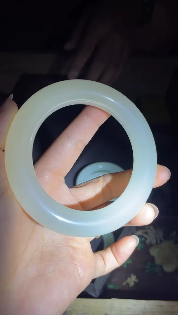 和田玉未镶嵌颈饰白玉手镯圆条1件