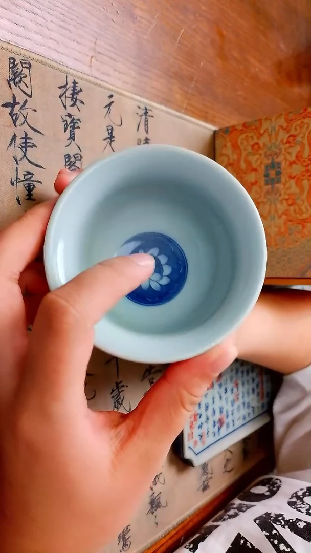 景德镇高温瓷千面佛撇口杯