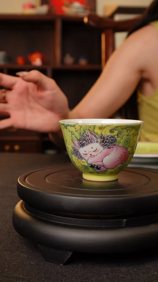 圣德造物 山海经解忧兽新现代粉彩真金主人杯