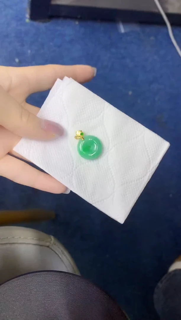 颈饰未镶嵌翡翠缅甸天然翡翠A货