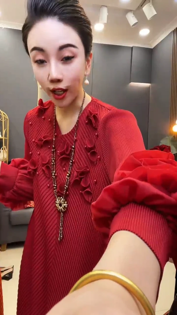 聚酯纤维（涤纶）红色