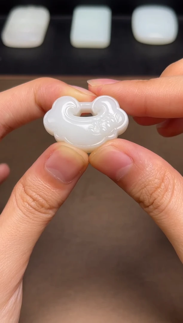 和田玉未镶嵌颈饰14