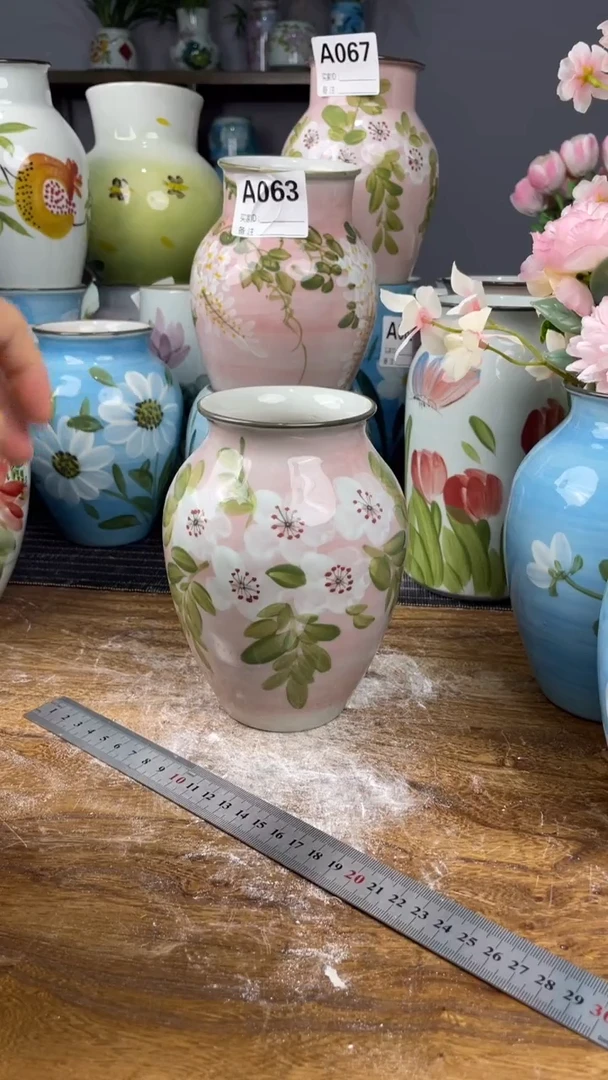 摆件陶瓷花瓶手绘