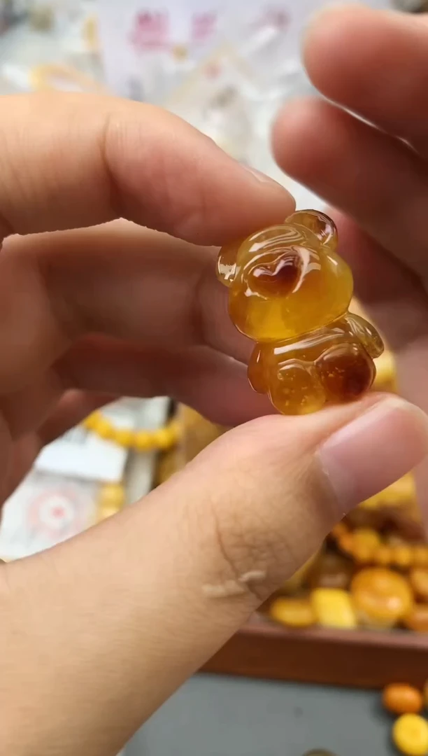 未镶嵌琥珀珠宝奇石137