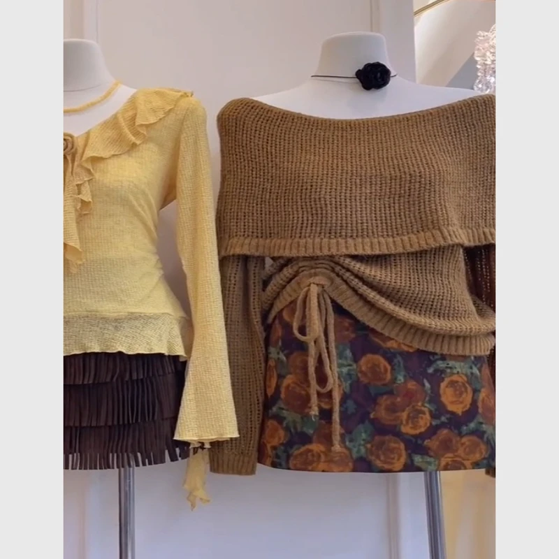 韩系一整套ootd穿搭咖色小香风一字肩针织毛衣配玫瑰印花短裙套装