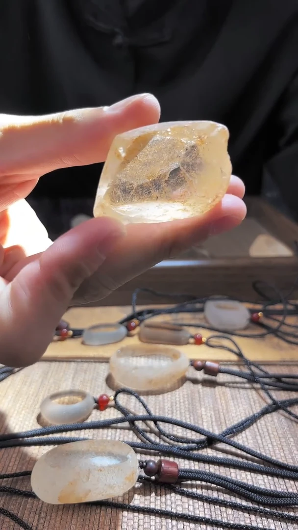未镶嵌吊坠(赠链)水晶水晶