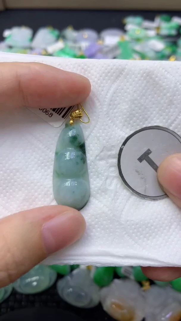 颈饰未镶嵌翡翠天然缅甸翡翠A货
