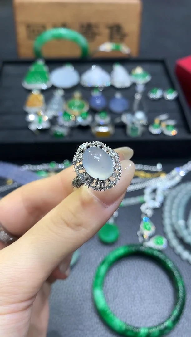 18K金镶嵌戒指翡翠11团购