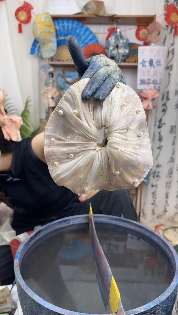 铁合金布艺珍珠褶皱