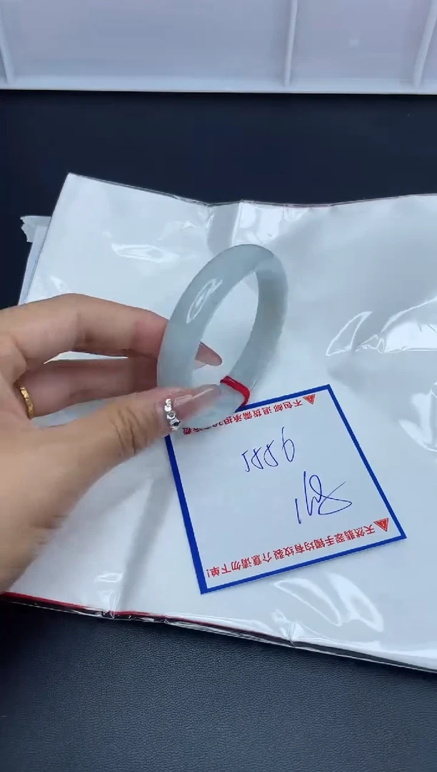 【闪购商品】翡翠手镯未镶嵌我