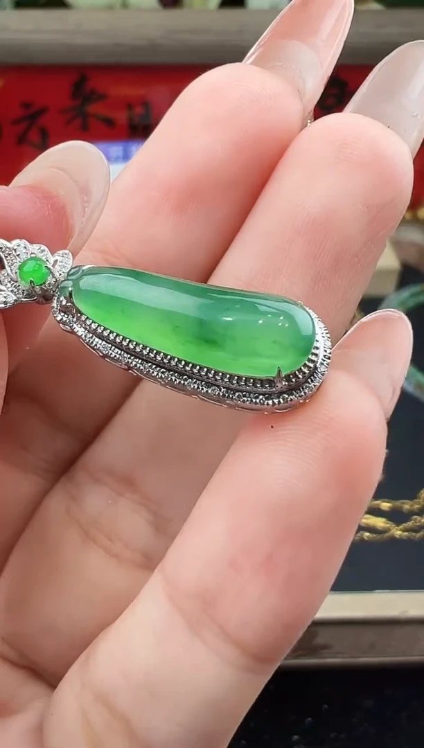 吊坠(不含链)18K金镶嵌翡翠勿拍