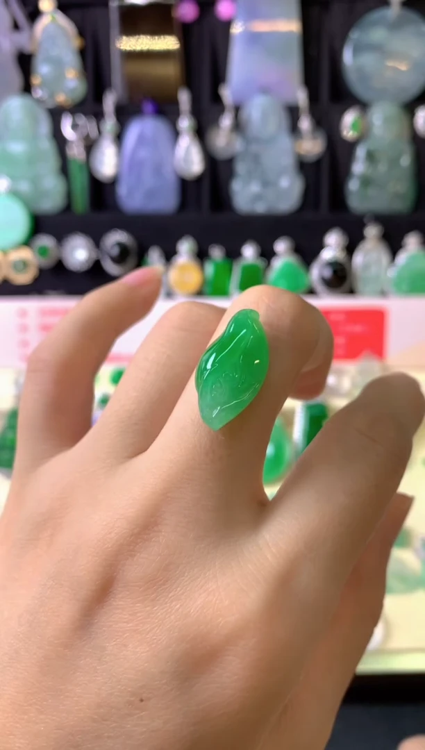 定制翡翠未镶嵌1裸玉（客户意向镶嵌）