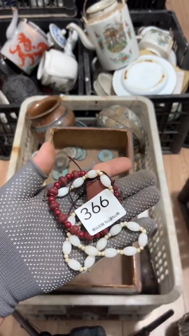 陶瓷且**吟工艺品00366