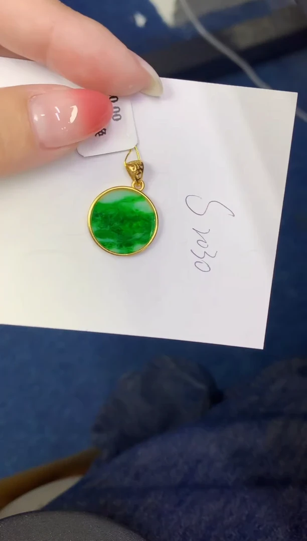 翡翠未镶嵌颈饰缅甸天然翡翠A货