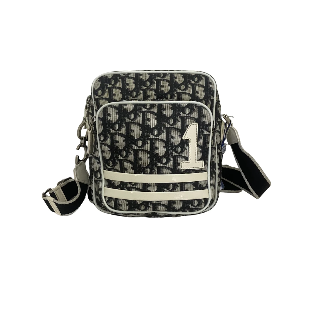 95新 DIOR/迪奥 男士休闲时尚百搭老花小号斜挎包/020