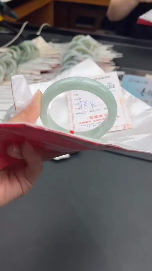 【闪购商品】定制翡翠未镶嵌天然缅甸翡翠手镯156