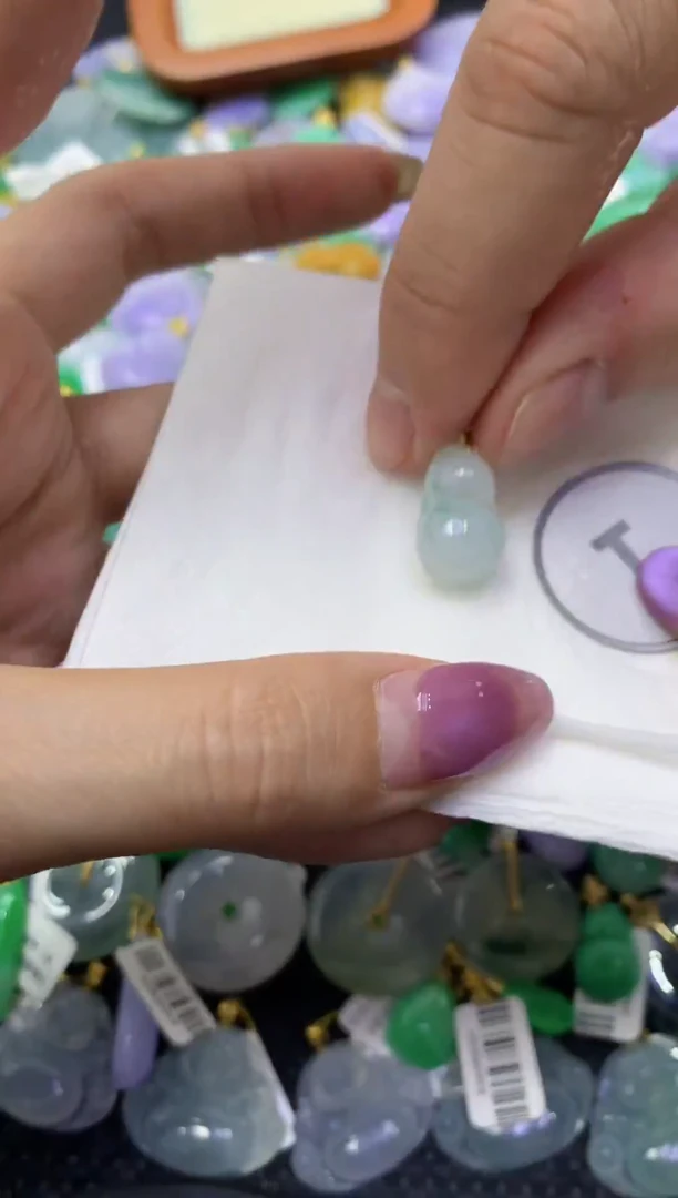 颈饰未镶嵌翡翠天然缅甸翡翠A货