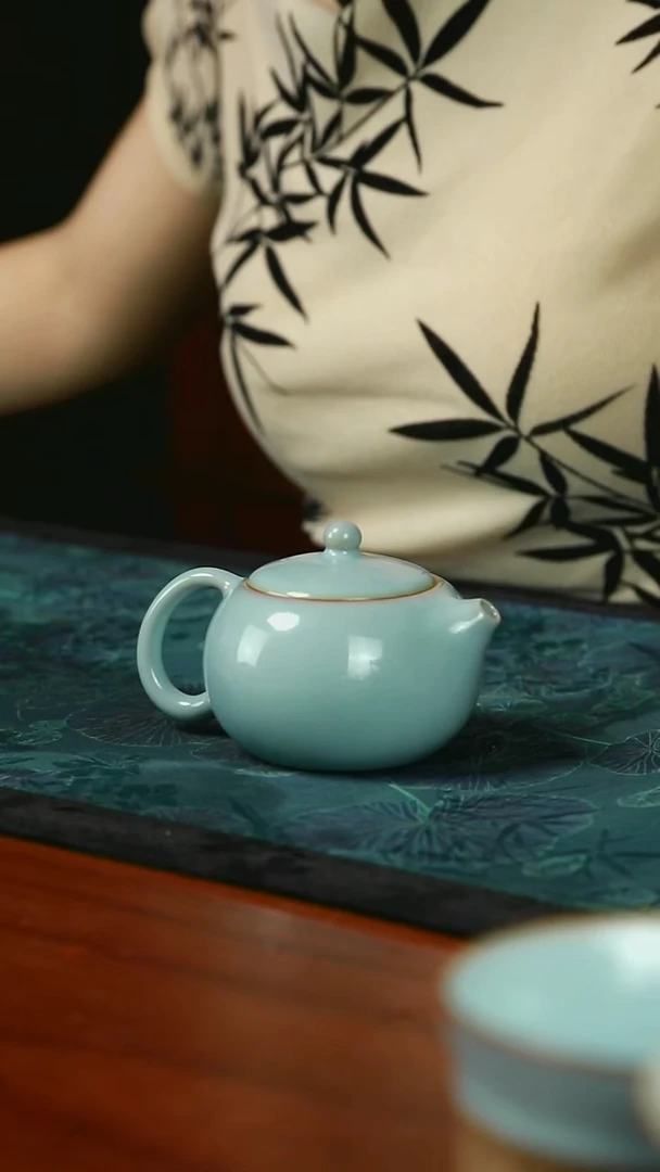 小西施壶  支钉开片 一级品 120毫升