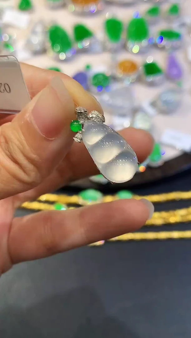 翡翠18K金镶嵌吊坠(不含链)CY多样性发其一