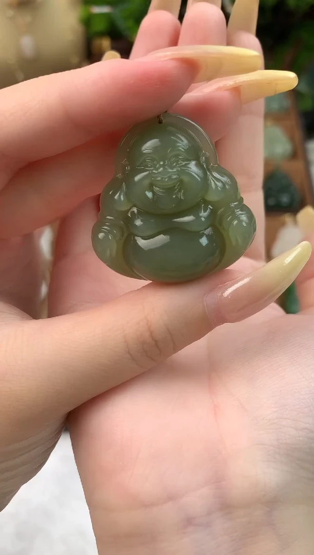 颈饰未镶嵌和田玉吊坠
