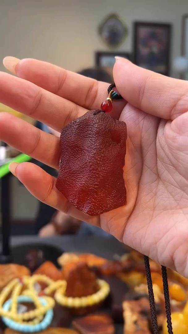 琥珀颈饰未镶嵌吊坠