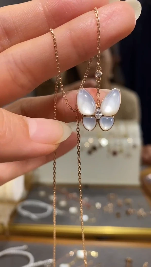 项链18K金镶嵌钻石项链