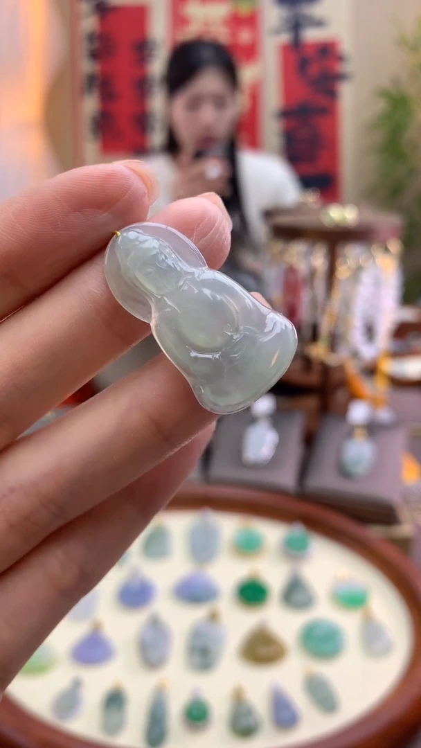 【闪购商品】翡翠颈饰未镶嵌观音