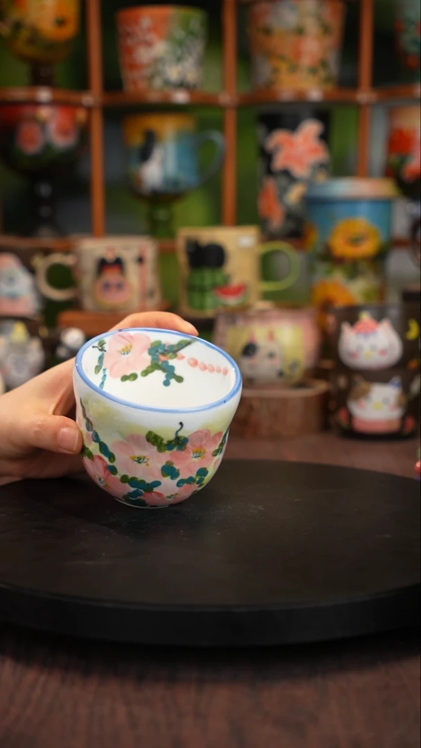 釉下手绘陶瓷杯子