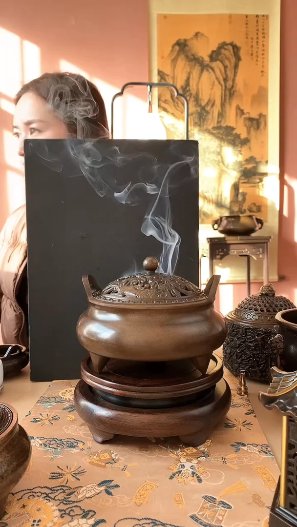 铜苏工黄铜牡丹桥耳三足熏香炉11.5