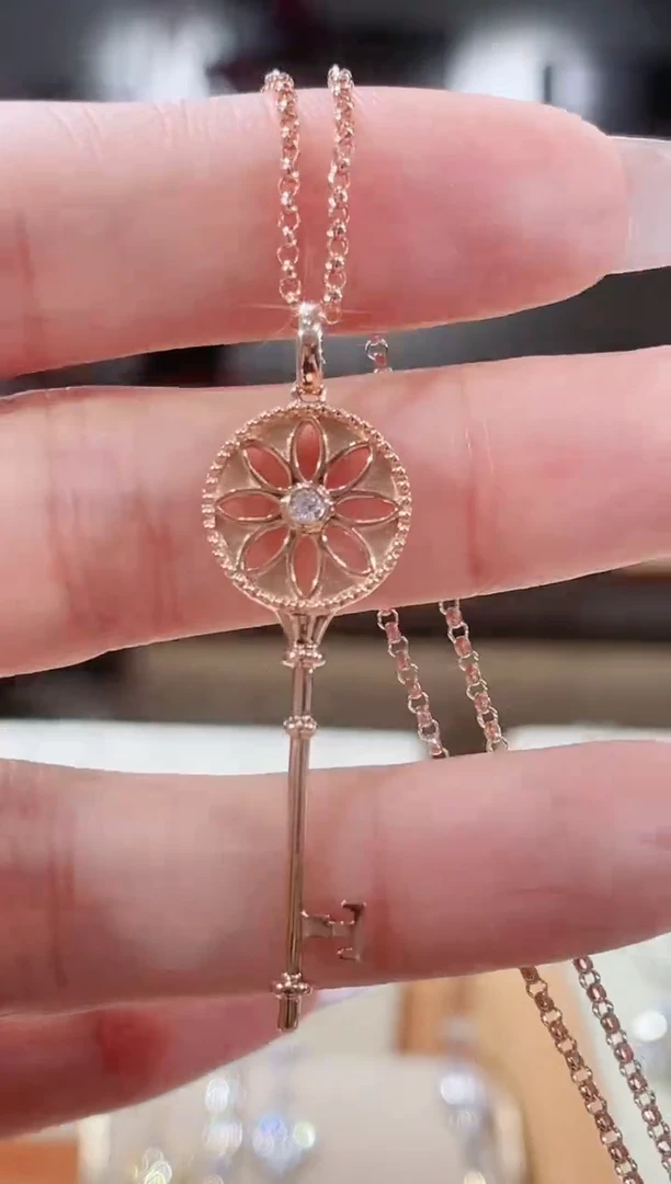 【闪购商品】钻石颈饰18K金镶嵌项链