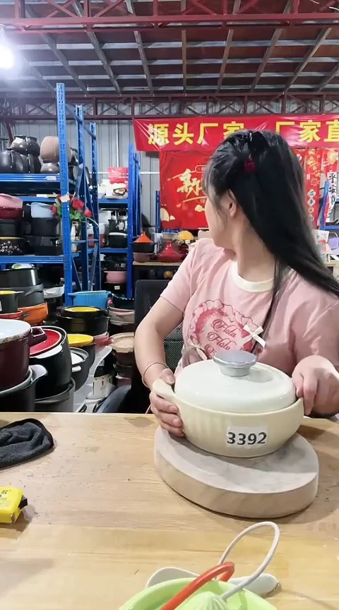 3392瑕疵锅带盖不圆