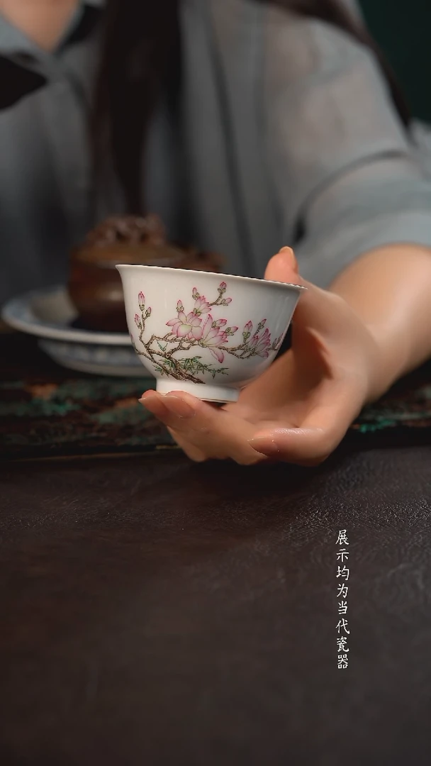 忆古彩瓷玉兰花撇口杯