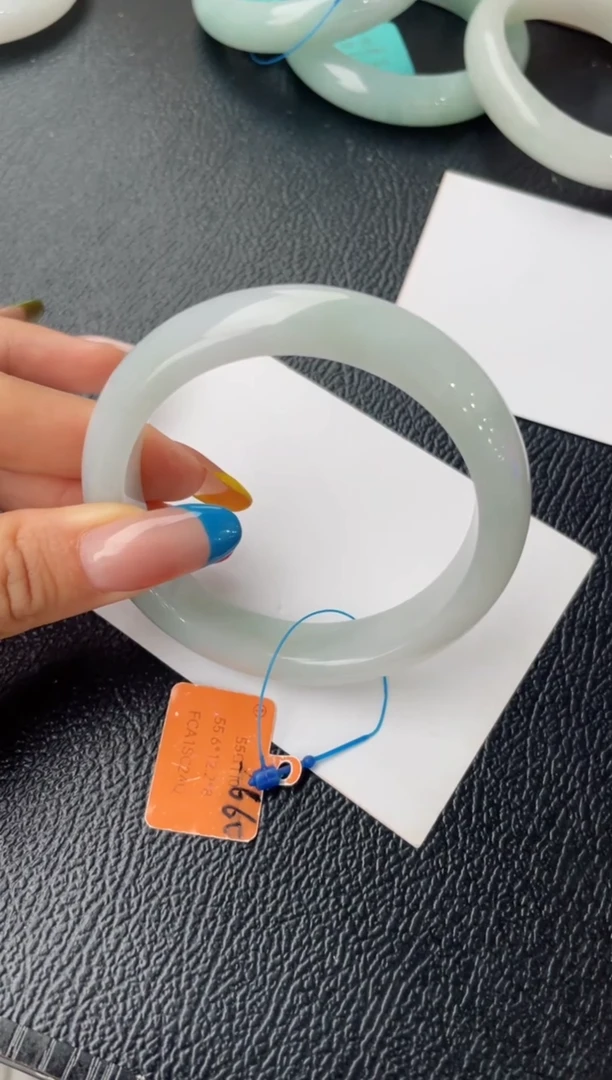 翡翠手镯未镶嵌G 55正圈 4561