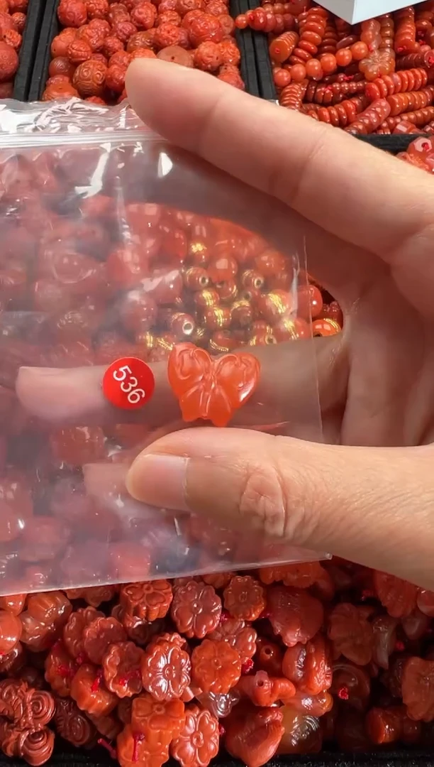 【闪购商品】南红玛瑙颈饰未镶嵌1